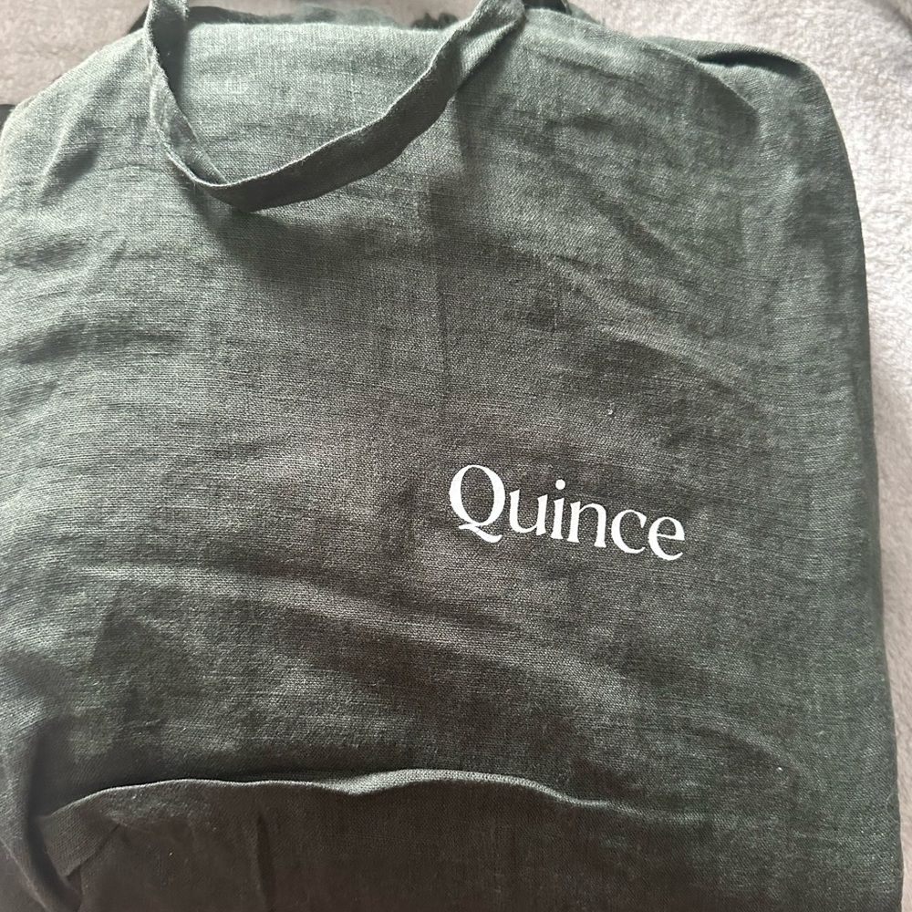 Quince Linen fitted sheet set- FULL
Pine green color